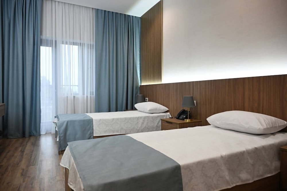 Standard Twin Room, City View photo 2