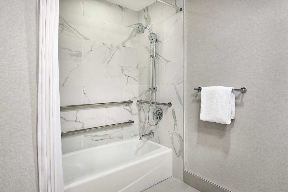 Room, 1 Bedroom, Accessible, Bathtub (Mobility)