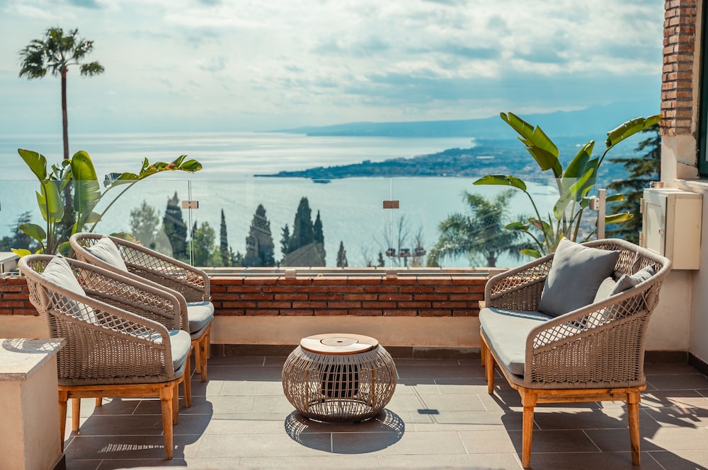 Camera panoramica, vista mare con terrazzo annesso - Photo 1