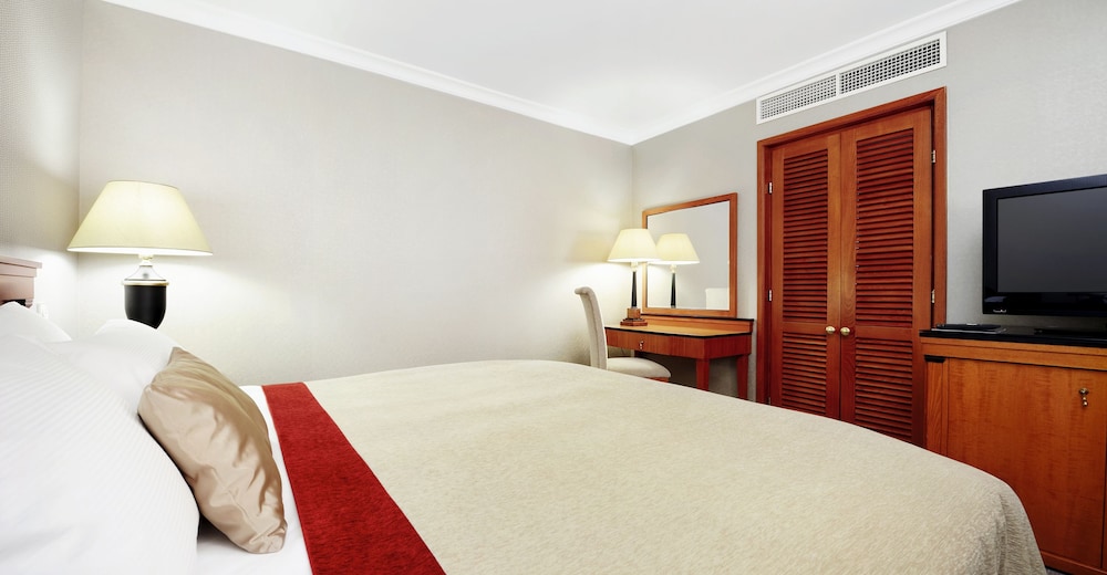 Junior Suite, 1 Queen Bed, River View - Photo 1