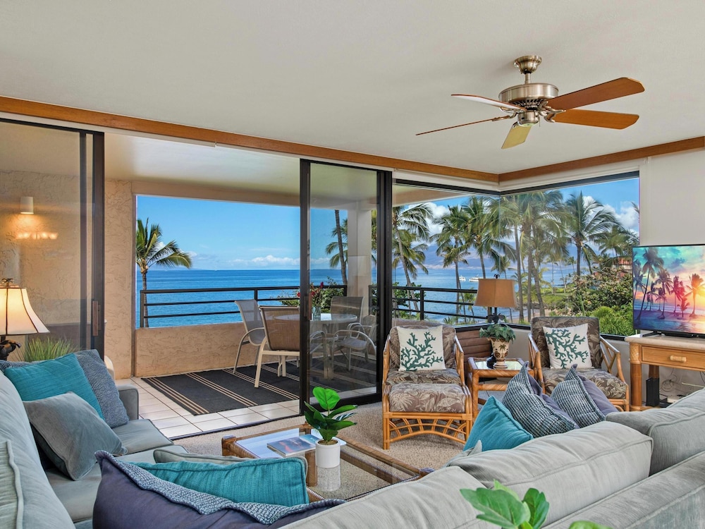 Condo, 2 Bedrooms, Oceanfront (508) photo 3