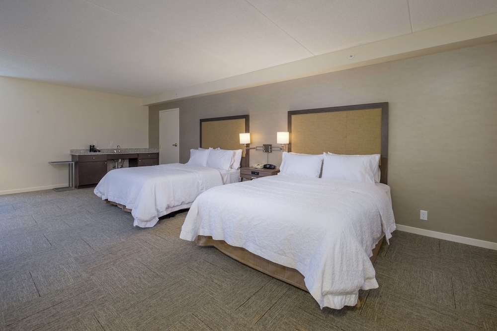 Studio, 2 Queen Beds, Accessible, Bathtub (Mobility & Hearing) - Photo 1
