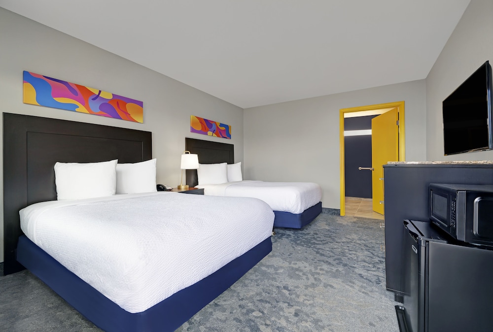 Double Room, 2 Double Beds, Accessible photo 1