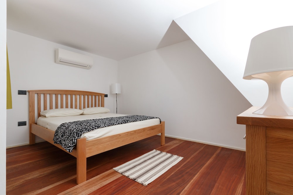 Apartment, 4 Bedrooms, Sea View photo 3