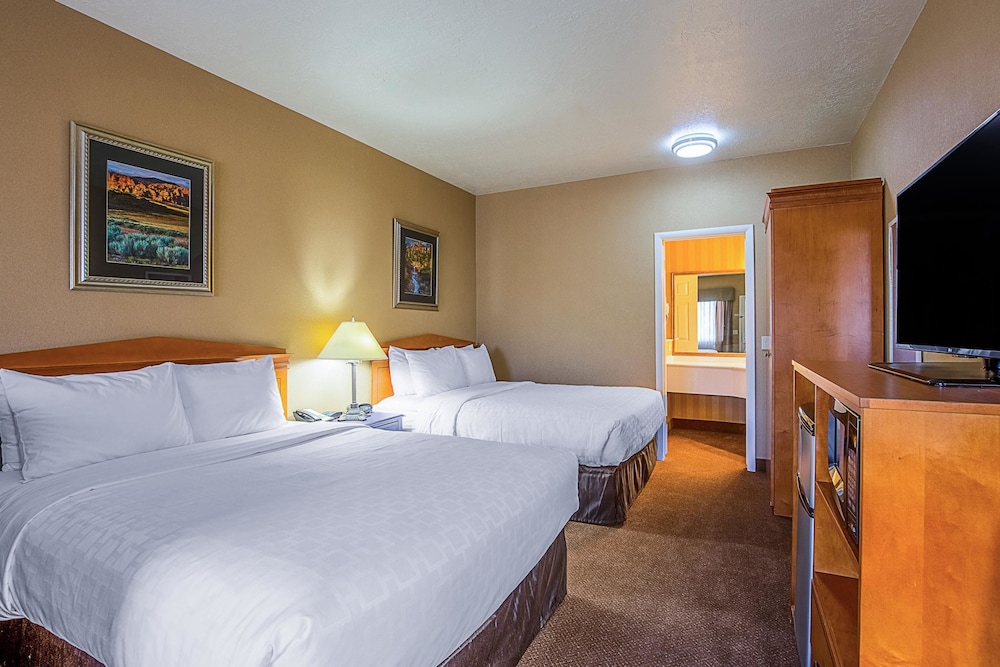 Room, 2 Queen Beds, Non Smoking photo 1