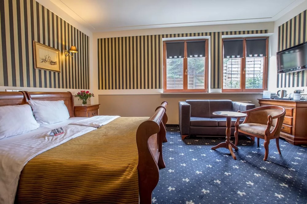 Junior Suite, 1 King Bed photo 2