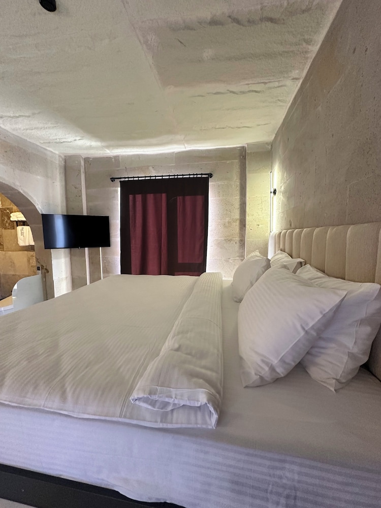Economy Double Room, Valley View photo 2