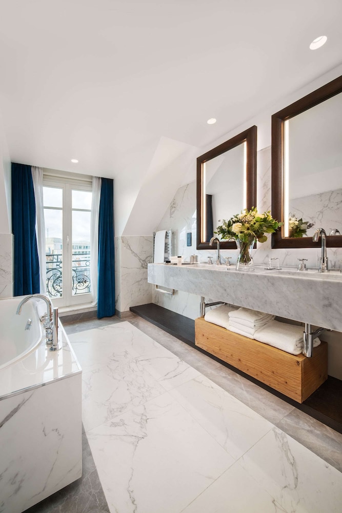 Eiffel Tower Suite Eiffel Tower Suite