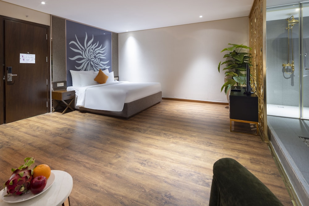Junior Suite City View - Free Minibar & Afternoon Tea photo 3