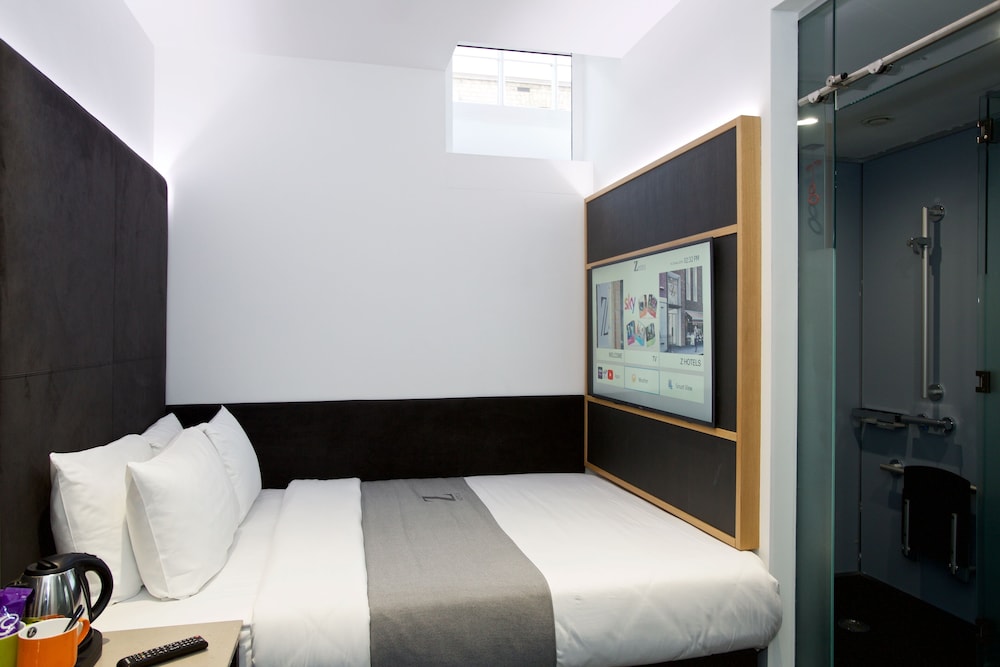 Club Queen Accessible Room photo 2
