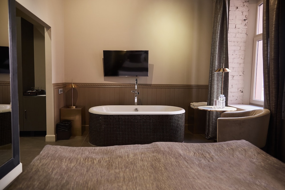 Superior Double or Twin Room photo 3