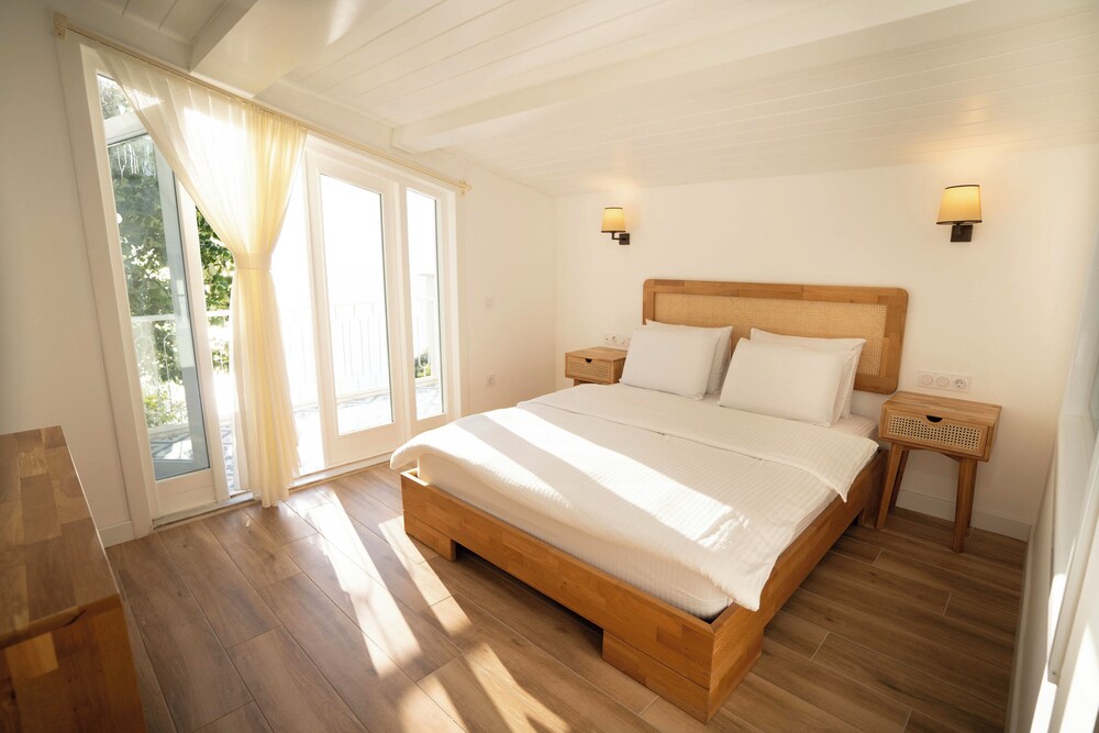 Honeymoon Loft, Sea View