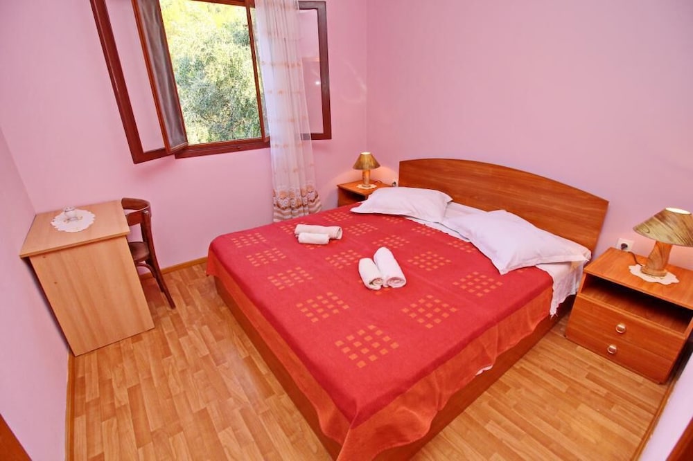 Apartment (Two Bedroom Apartment with Sea View)
