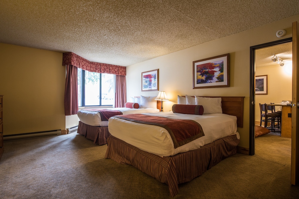 Suite, Multiple Beds (Whetstone, 2 Queen) - Photo 1