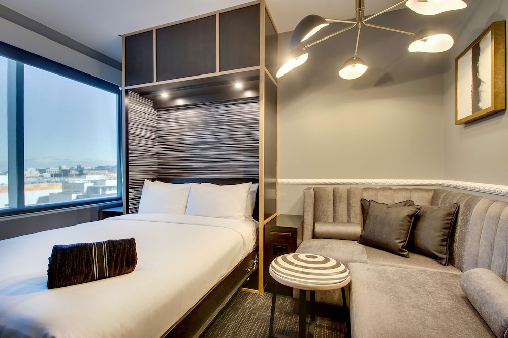Room (Queen Murphy Bed) - Photo 2