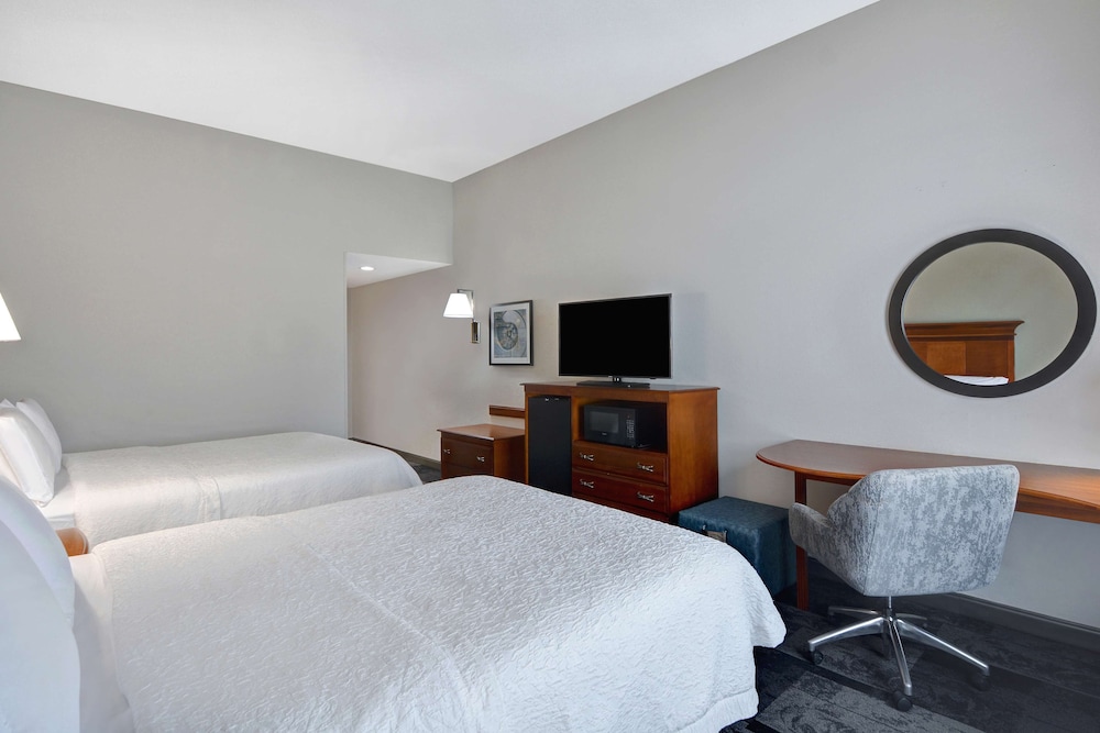 Room, 2 Queen Beds, Accessible, Non Smoking - Photo 3