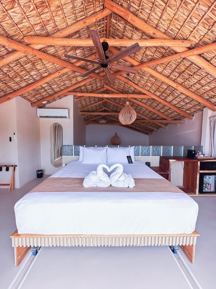 Exclusive Studio Suite, Ocean View photo 3