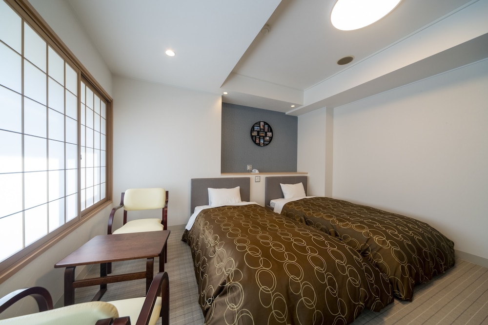 Twin Room, Non Smoking, Mountainside photo 3