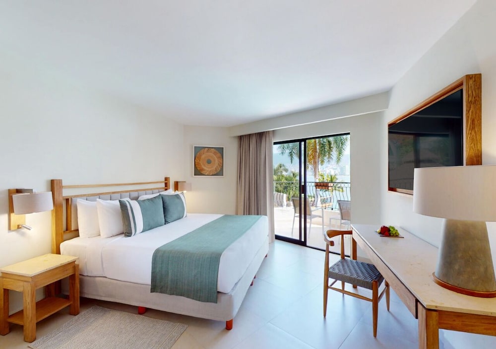 Deluxe Superior King - Photo 1