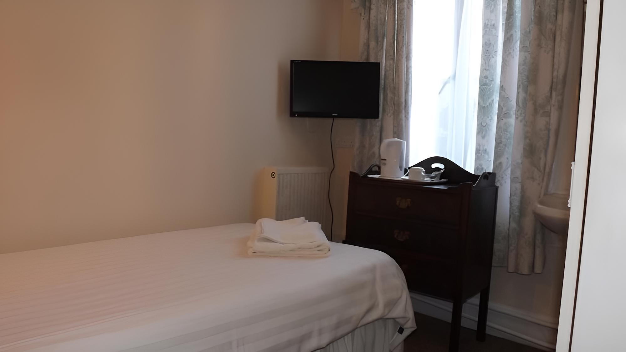 Basic Single Room photo 2