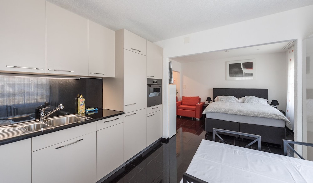 Executive Apartment, 1 Queen Bed, Kitchen, Mezzanine photo 3