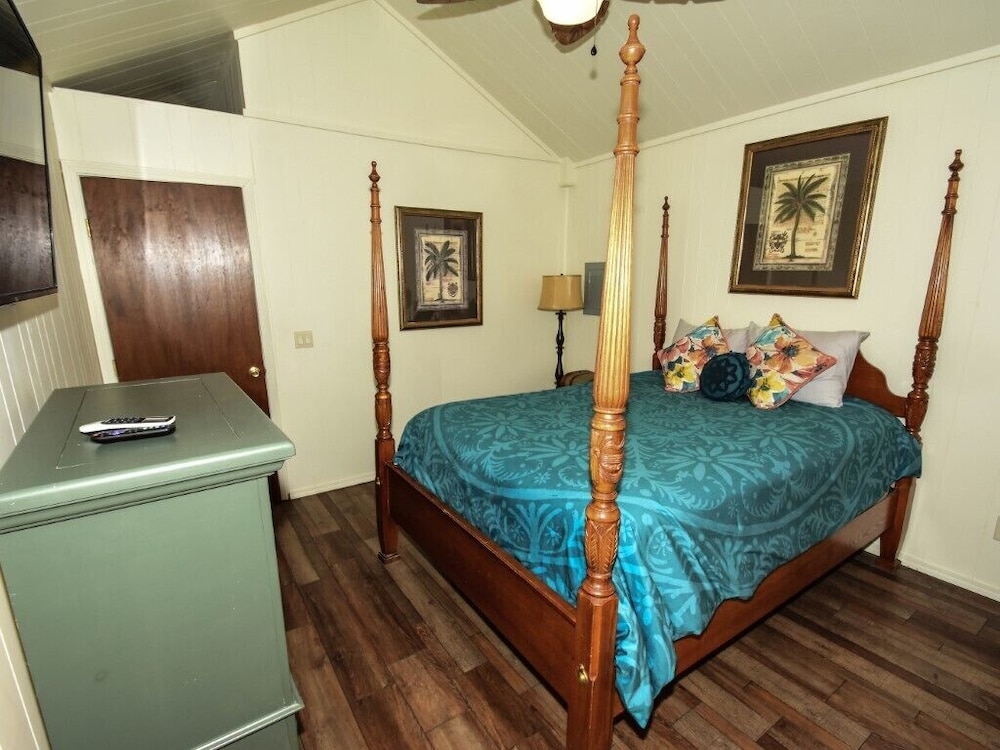 Lake View, Modern Cabin Lake Texoma, Screened Patio, Kitchenette - No Pets