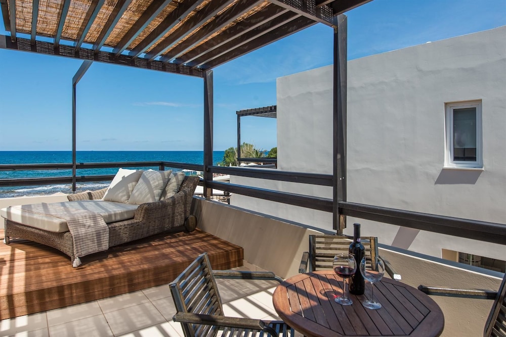 Family Maisonette Sea-Front photo 3
