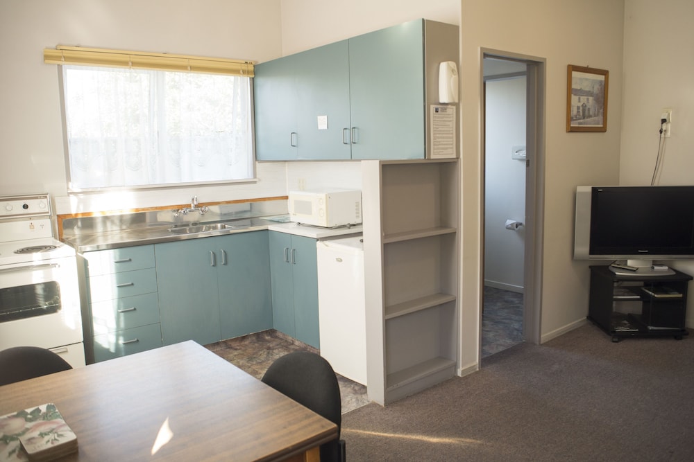 Standard Suite, 1 Bedroom, Non Smoking, Kitchen (unit) photo 3