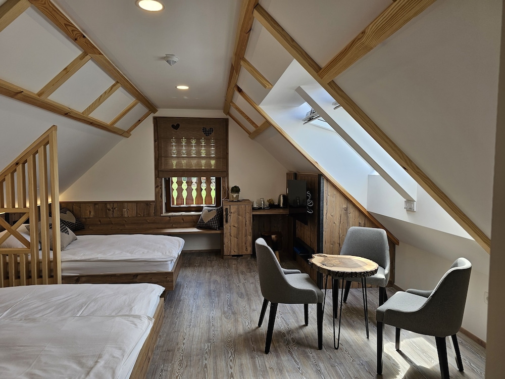 Classic Triple Room, 1 Bedroom photo 1
