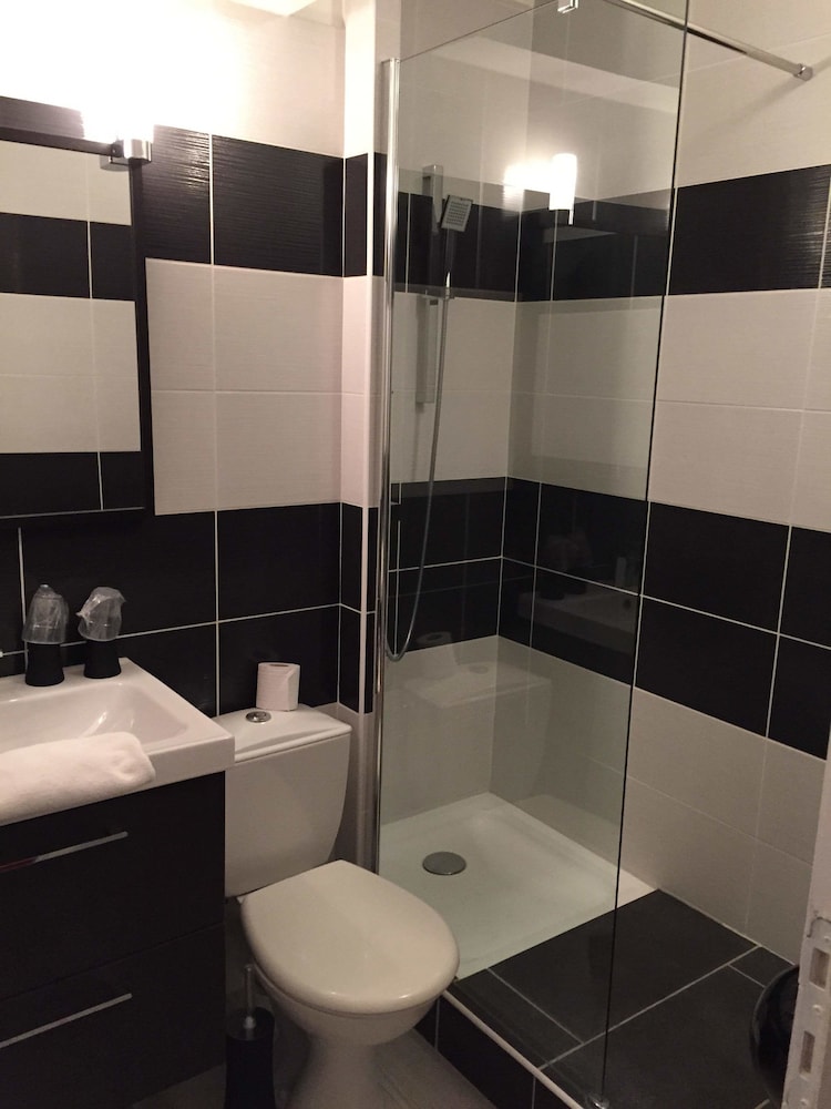 Double Room, Sea View (No Balcony) photo 3
