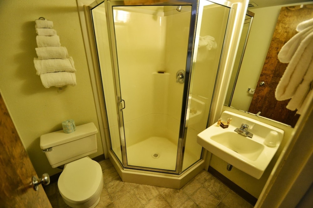 Deluxe Room, 2 Queen Beds photo 3