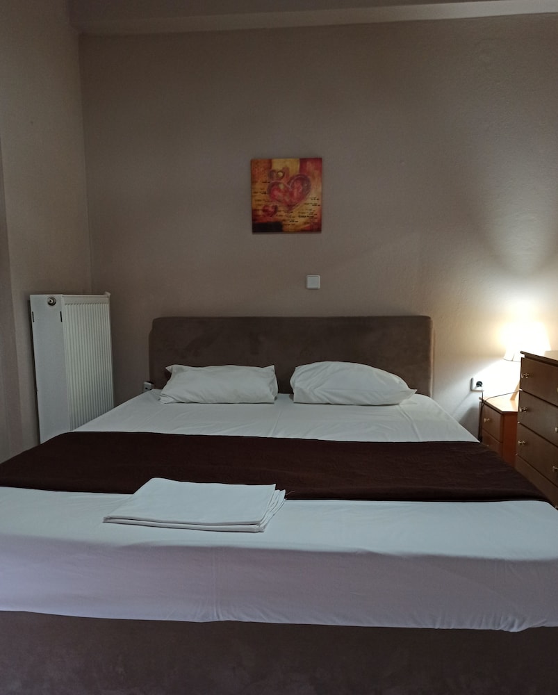 Classic Triple Room, Balcony photo 3