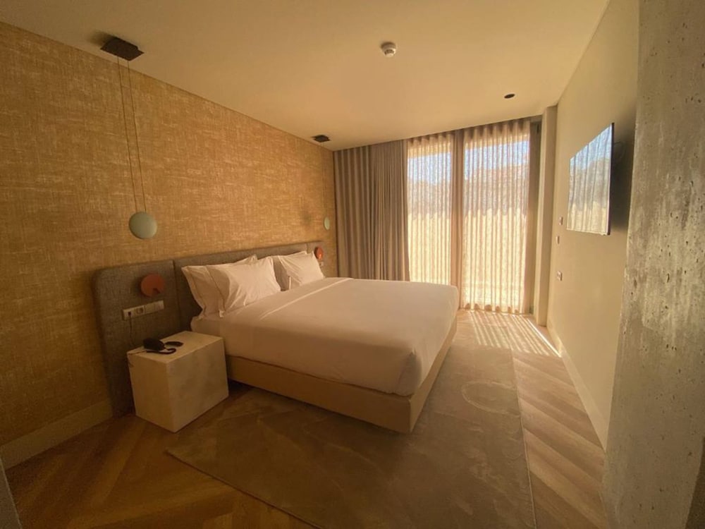 Suite - Photo 2