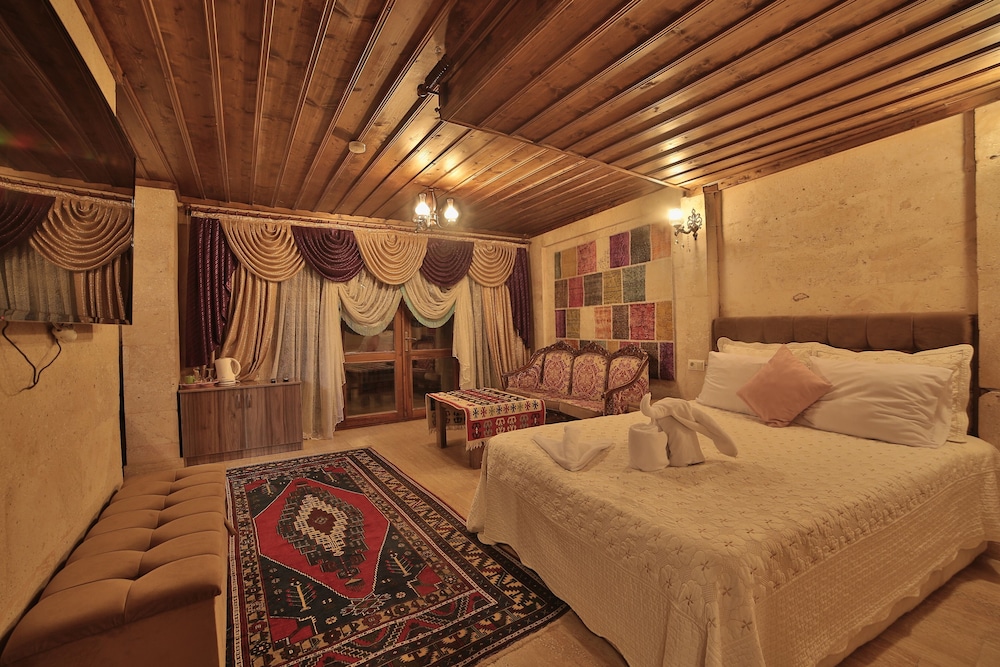 Queen Room photo 1