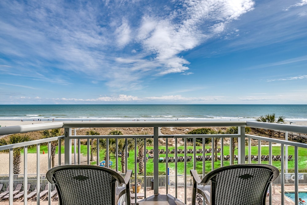 Deluxe Studio, 2 Queen Beds, Oceanfront - Photo 8