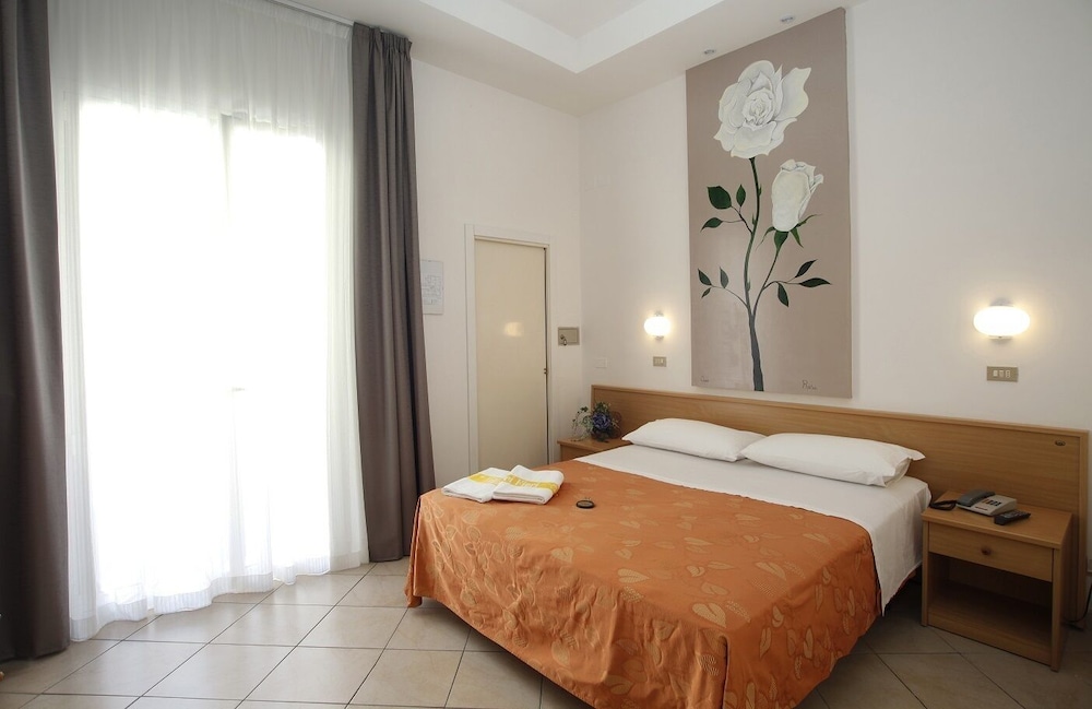 Deluxe Double or Twin Room photo 1