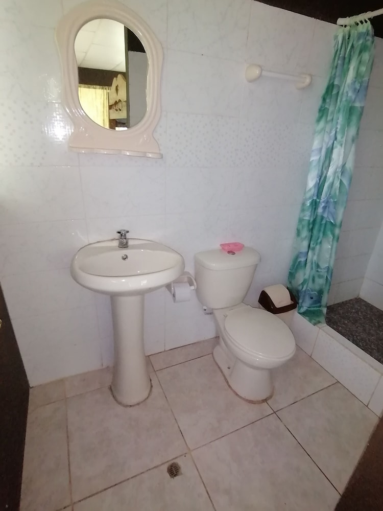 Standard Triple Room, 3 Twin Beds, Garden View photo 3