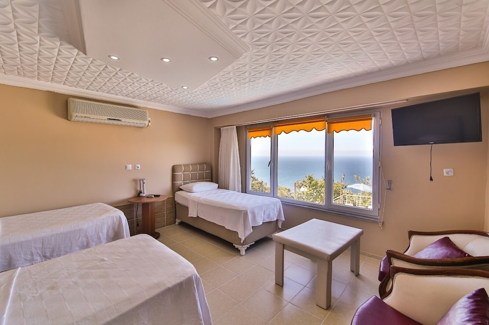 Quadruple Room, Sea View