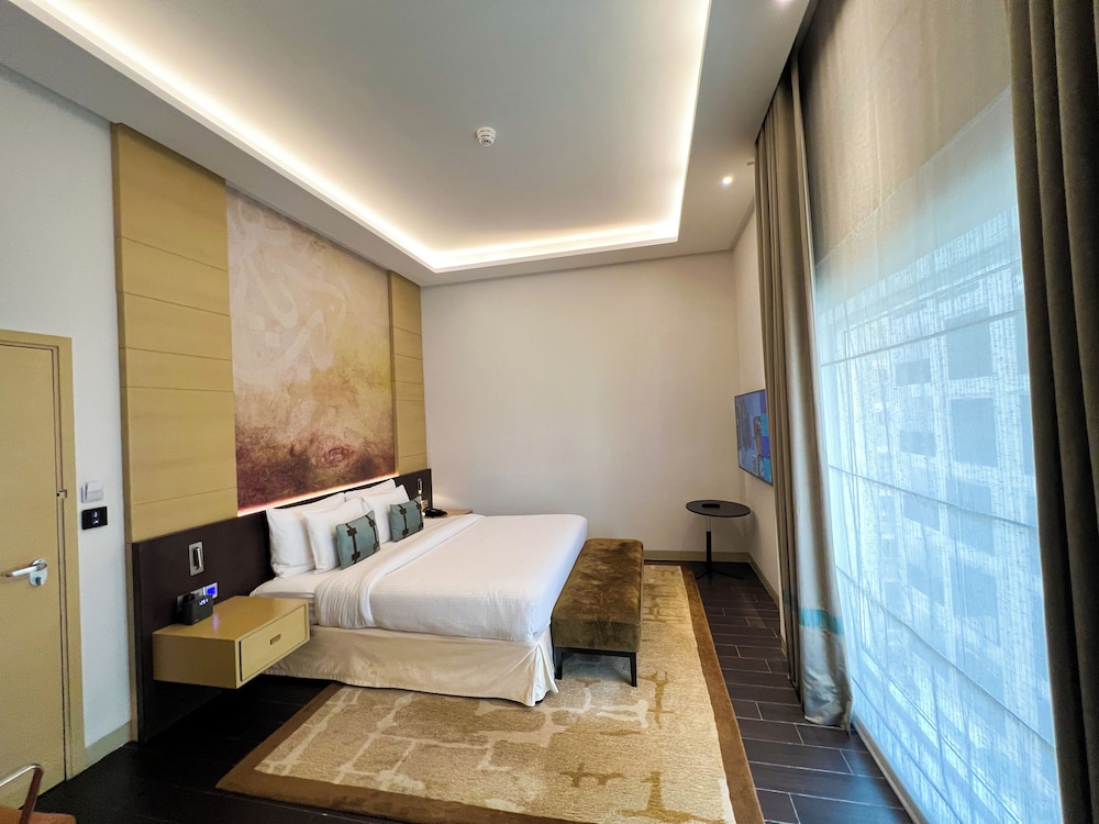 Classic Room, 1 King Bed photo 2