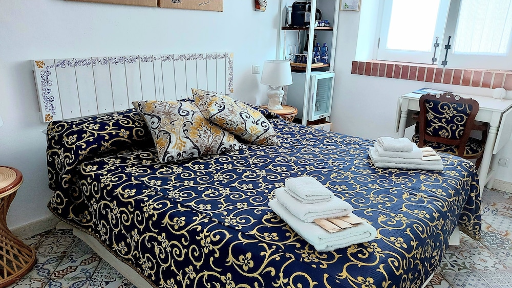 Deluxe Double Room, Private Bathroom, Garden View