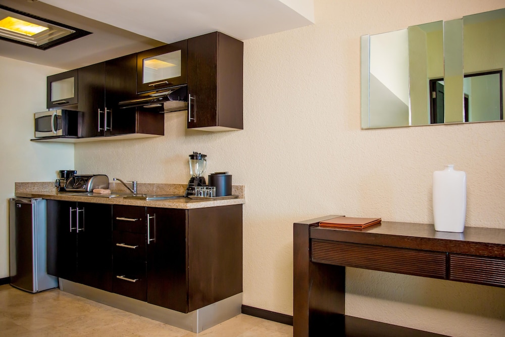 Executive Suite No Meals Included