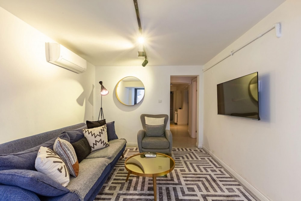 Apartment photo 1