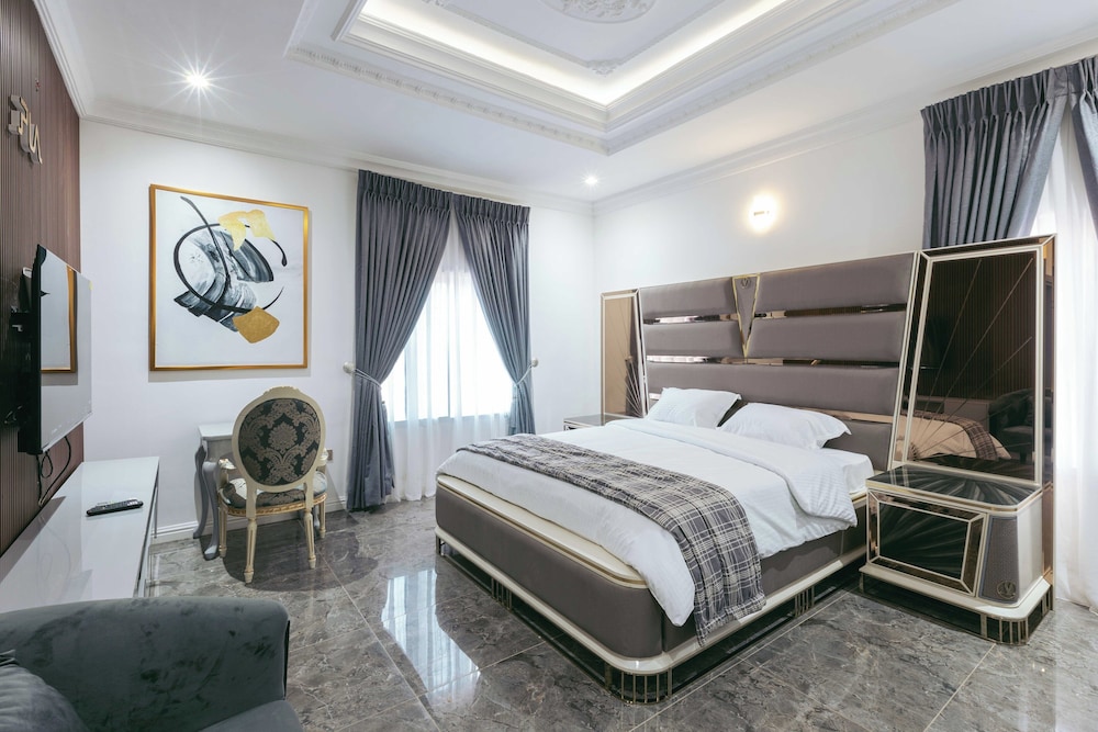 Luxury Room, Patio, City View photo 3