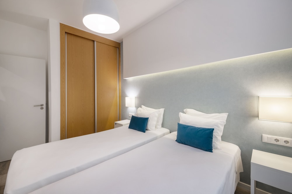 Premium Apartment, 1 Bedroom, Pool Access, Garden Area