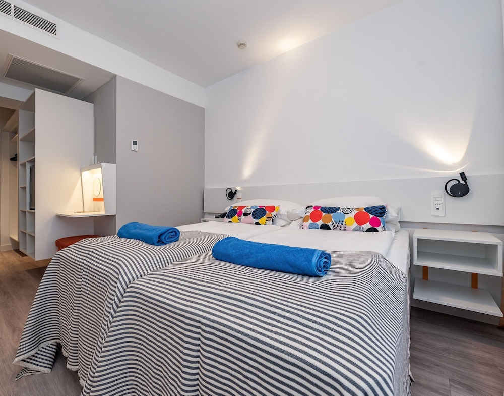 Standard Double Room, Partial Sea View photo 1