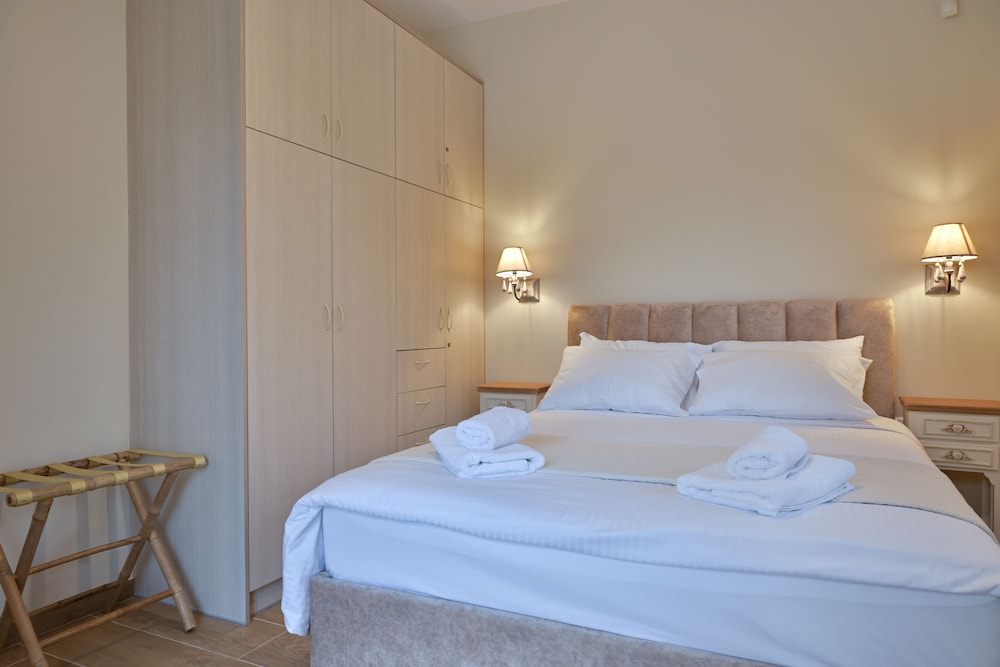 Two Bedroom Residence - A1 photo 3