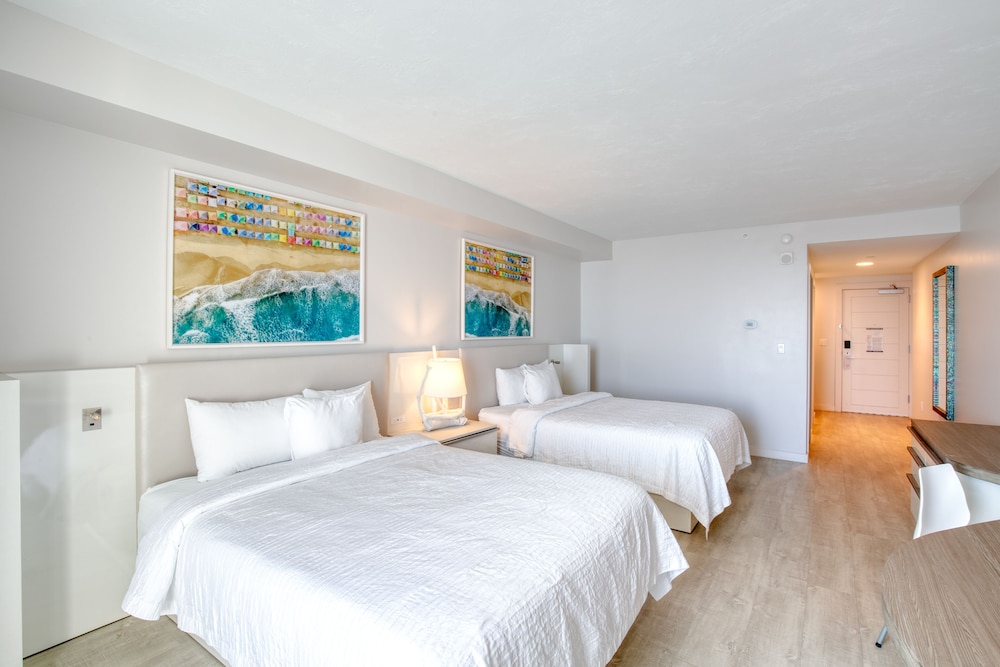 Oceanfront Two Queen Beds Room - Photo 3