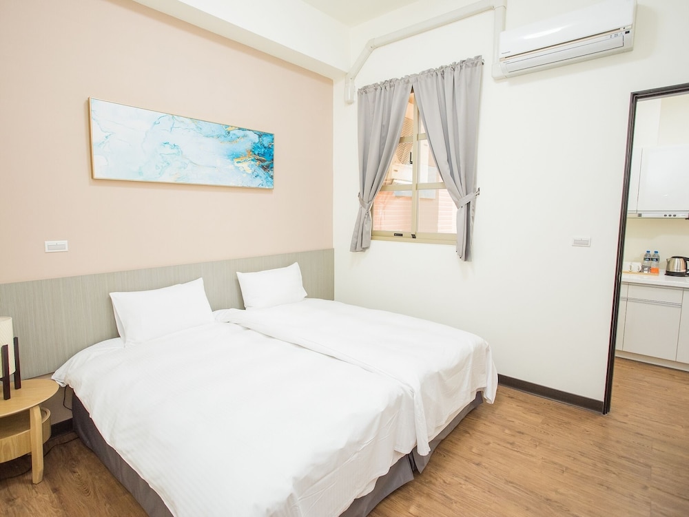 Economy Suite