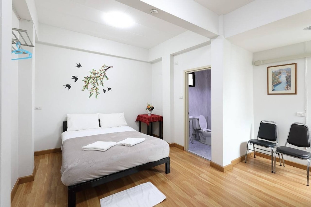 Standard Double Room - Photo 10