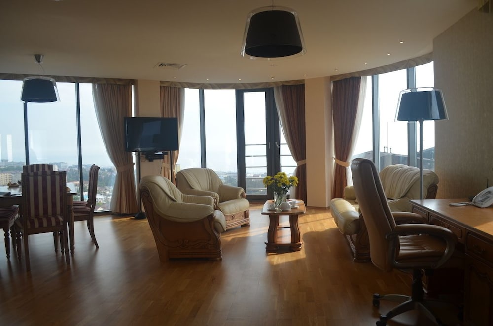 Apartment photo 3